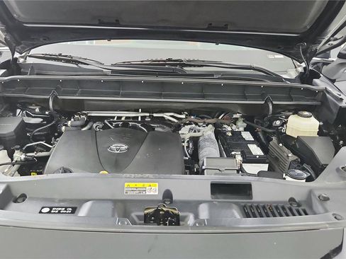 Used 2022 Toyota Highlander Platinum AWD/4WD image 36