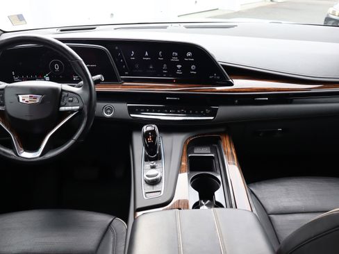 Used 2021 Cadillac Escalade ESV Premium Luxury image 16