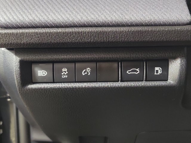 Used 2025 Toyota Camry SE w/ Convenience Package FWD image 23
