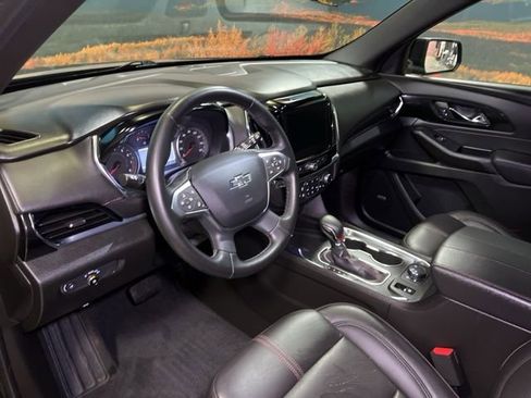 Used 2023 Chevrolet Traverse RS image 24