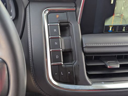 Used 2023 Chevrolet Tahoe Z71 w/ Luxury Package image 30