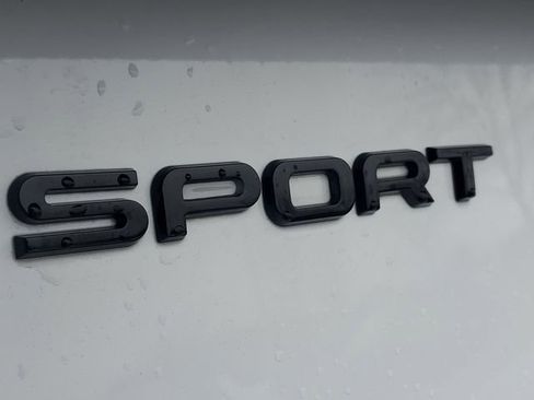 Used 2025 Land Rover Discovery Sport Dynamic SE AWD/4WD image 9