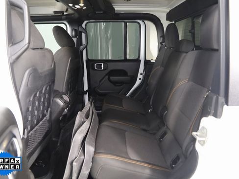 Used 2023 Jeep Gladiator Mojave w/ Cold Weather Group image 46