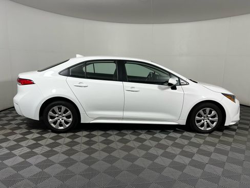 Used 2024 Toyota Corolla LE image 4