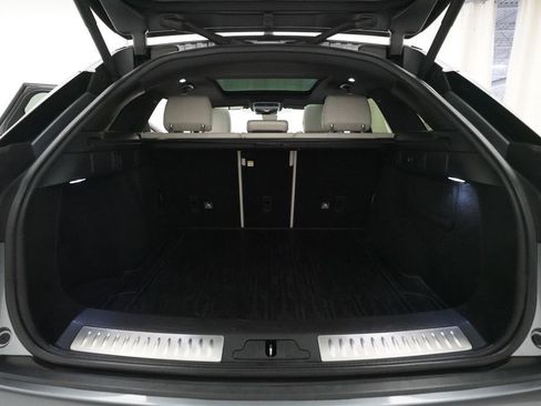 Used 2020 Land Rover Range Rover Velar R-Dynamic S image 32