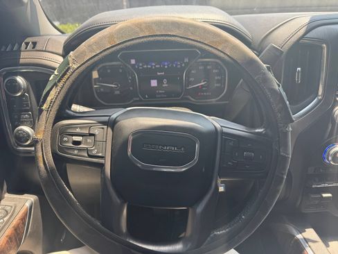 Used 2020 GMC Sierra 2500 Denali w/ Denali Ultimate Package AWD/4WD image 16