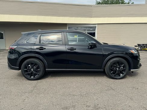 Used 2025 Honda HR-V Sport image 4