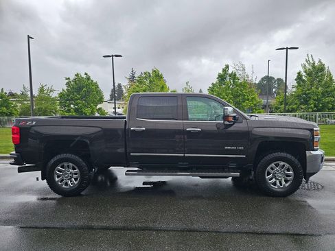Used 2018 Chevrolet Silverado 3500 LTZ AWD/4WD image 6