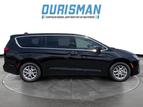 New 2027 Chrysler Pacifica Select w/ Family Tech Group FWD image 7