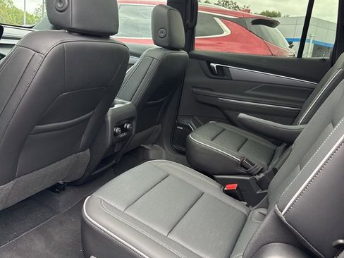 Used 2025 Buick Enclave Sport Touring w/ Power Package image 13