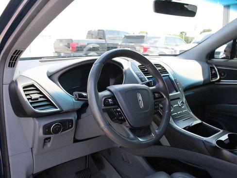 Used 2020 Lincoln Nautilus Reserve w/ Equipment Group 201A AWD/4WD image 2