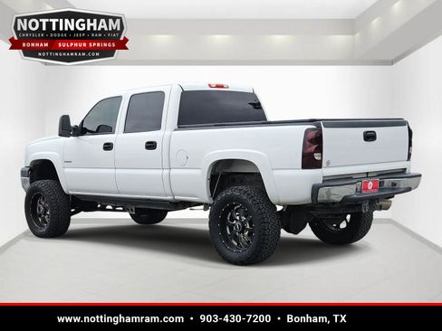 Used 2004 Chevrolet Silverado 2500 LS w/ Heavy-Duty Power Package AWD/4WD image 6