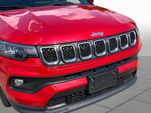 Used 2024 Jeep Compass Latitude AWD/4WD image 31