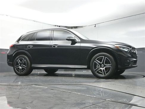 Used 2025 Mercedes-Benz GLC 300 image 33