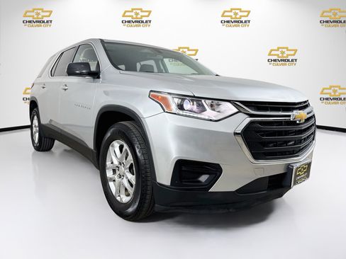 Used 2019 Chevrolet Traverse LS FWD image 1