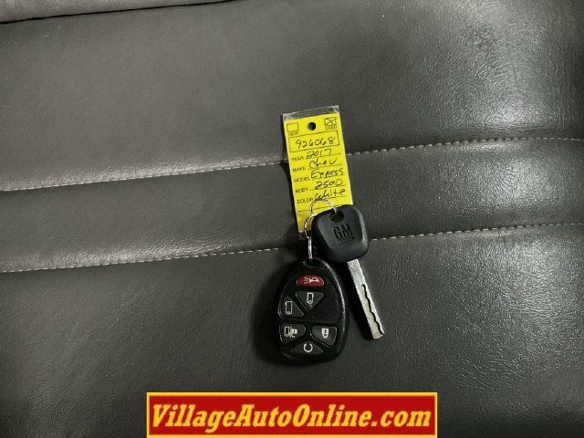 Used 2017 Chevrolet Express 2500 RWD image 36