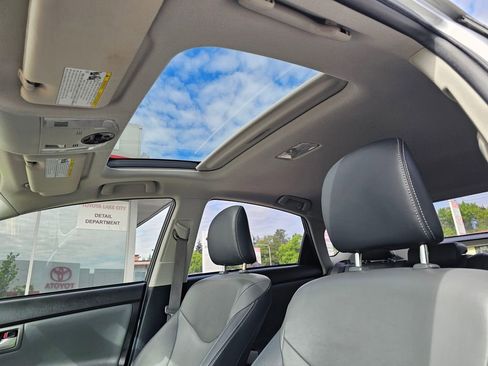 Used 2012 Toyota Prius Four w/ Deluxe Solar Roof Pkg FWD image 22