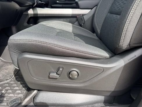 New 2026 RAM 1500 4x4 Crew Cab image 16