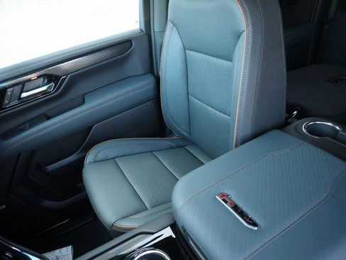 New 2026 GMC Yukon XL AT4 w/ AT4 Premium Plus Package image 29