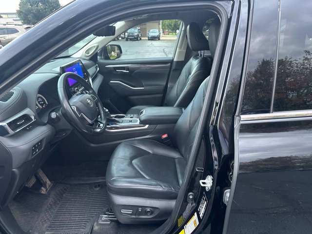 Used 2023 Toyota Highlander Platinum AWD/4WD image 12