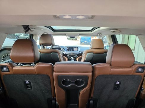 Used 2024 Acura MDX SH-AWD w/ Advance Package image 25