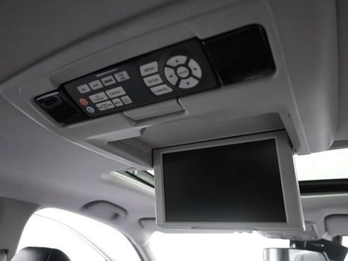 Used 2016 Honda Pilot Touring image 16