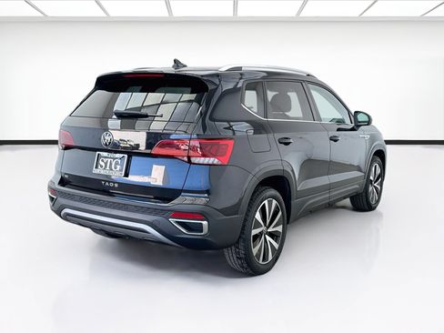 Used 2023 Volkswagen Taos SE FWD image 4