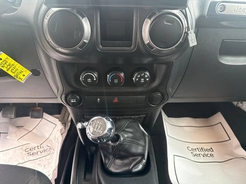 Used 2018 Jeep Wrangler Sport w/ Connectivity Group AWD/4WD image 20