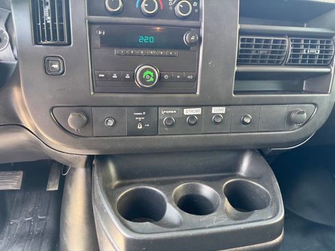 Used 2013 Chevrolet Express 2500 RWD image 20