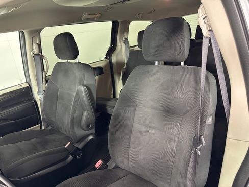 Used 2017 Dodge Grand Caravan SE w/ Power Window Group image 11