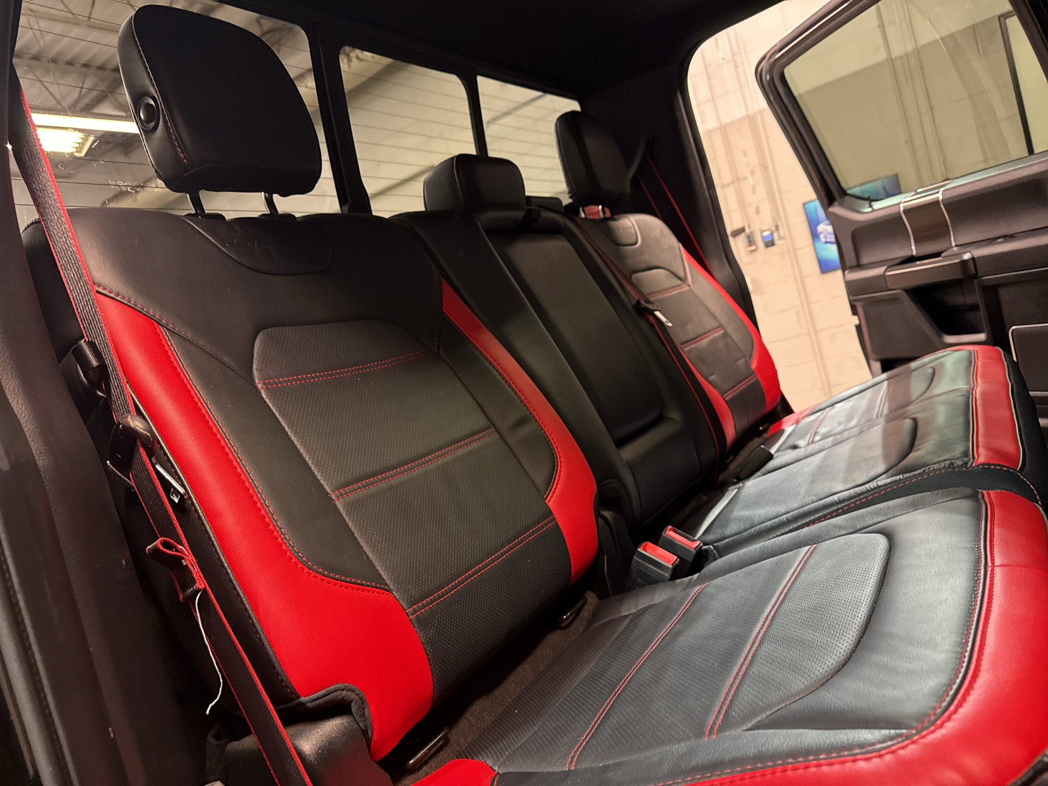 Used 2018 Ford F150 Lariat w/ Equipment Group 502A Luxury AWD/4WD image 28
