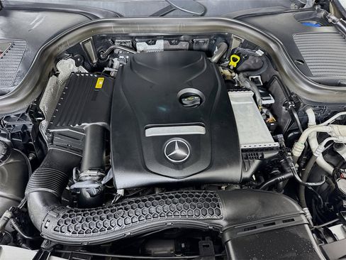 Used 2018 Mercedes-Benz GLC 300 4MATIC image 33