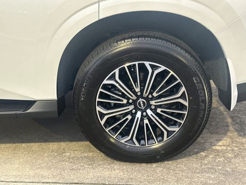 New 2026 Nissan Armada SL w/ Captain's Chari Seat Package image 20