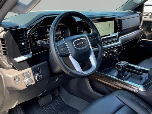 Used 2025 GMC Sierra 1500 Elevation w/ Elevation Premium Package AWD/4WD image 17