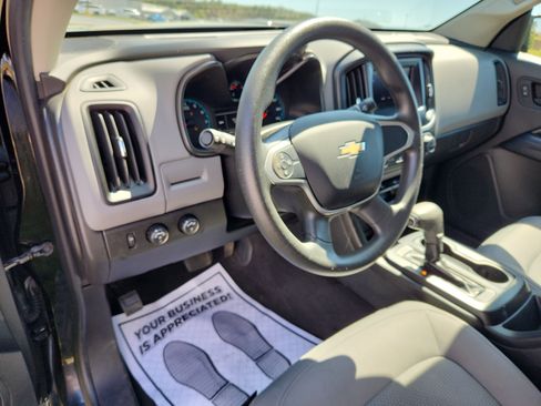 Used 2020 Chevrolet Colorado W/T w/ WT Convenience Package AWD/4WD image 12