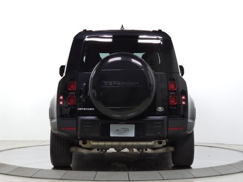 Used 2023 Land Rover Defender 110 S AWD/4WD image 4