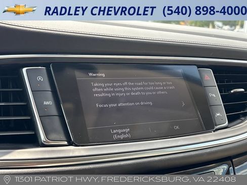 Certified 2024 Buick Enclave Essence AWD/4WD image 8