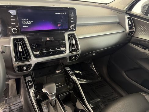 Certified 2023 Kia Sorento SX image 4