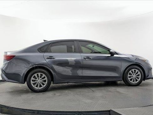 Used 2024 Kia Forte LX FWD image 9