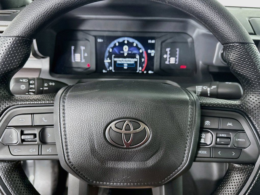 Used 2026 Toyota Tacoma SR5 AWD/4WD image 16