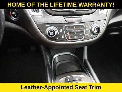 Used 2019 Chevrolet Malibu LT w/ Leather Package FWD image 29