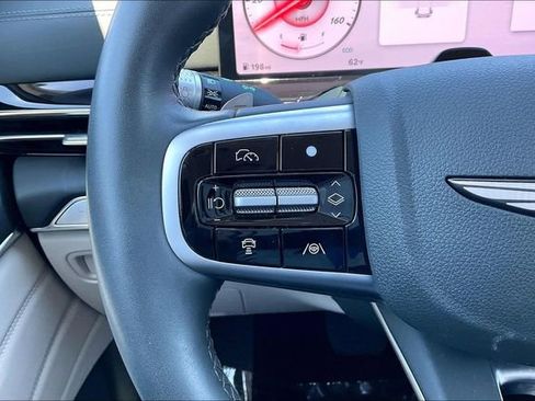 Certified 2025 Genesis GV80 2.5T Standard AWD/4WD image 18
