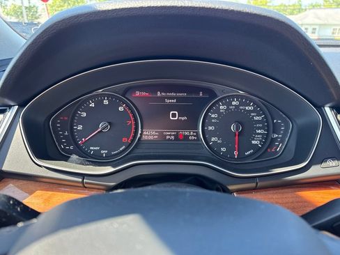 Used 2023 Audi Q5 2.0T Premium w/ Convenience Package AWD/4WD image 21