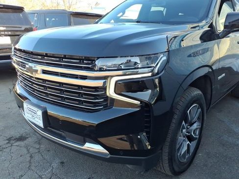 Used 2022 Chevrolet Tahoe LT w/ Luxury Package AWD/4WD image 7
