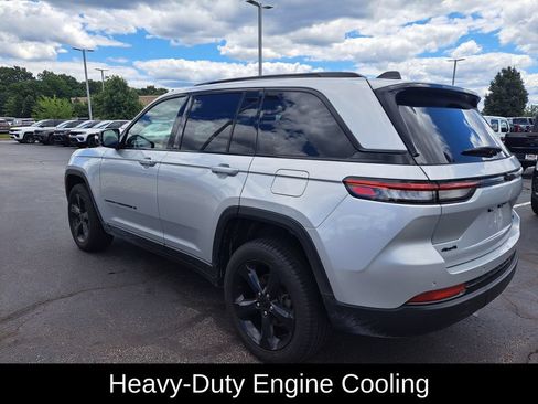 Certified 2025 Jeep Grand Cherokee Limited w/ Black Appearance Package AWD/4WD image 6