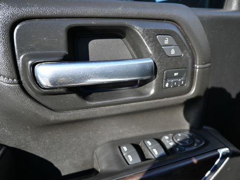 Used 2021 GMC Sierra 3500 SLT w/ SLT Convenience Package image 17