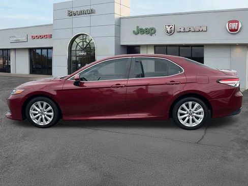 Used 2018 Toyota Camry LE FWD image 4