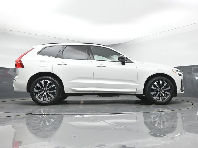 Used 2024 Volvo XC60 B5 Plus w/ Protection Package Premier AWD/4WD image 42