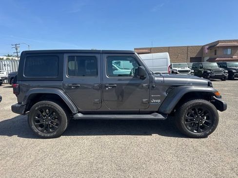 Used 2023 Jeep Wrangler Unlimited Sahara w/ Cold Weather Group AWD/4WD image 4