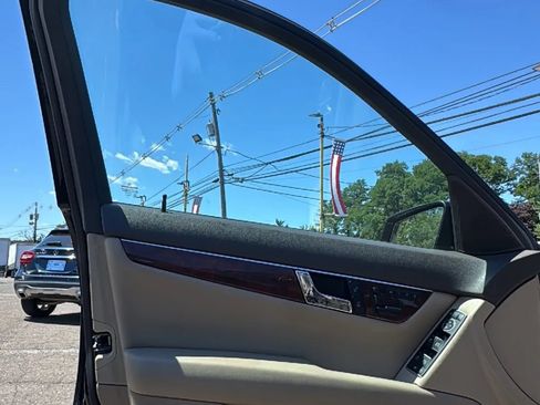 Used 2011 Mercedes-Benz C 300 Sedan image 9